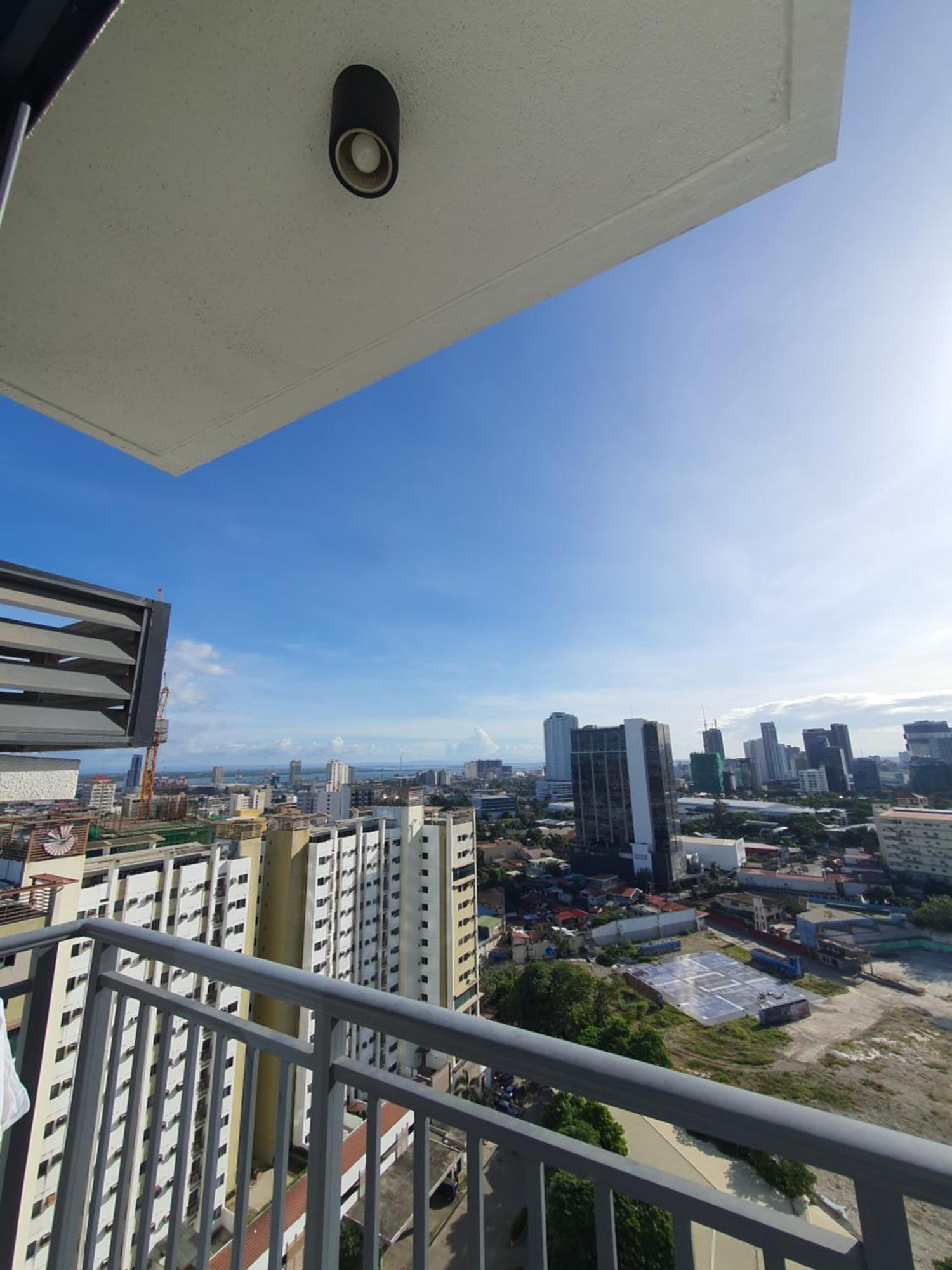 Arlowes At 20F Grand Residences Cebu Exterior photo